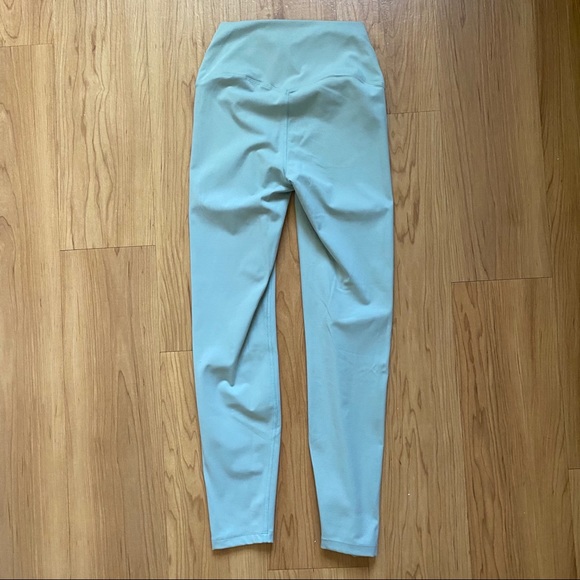 SOLD! Everyday Leggings - XS - Same as Paragon - Picture 3 of 3